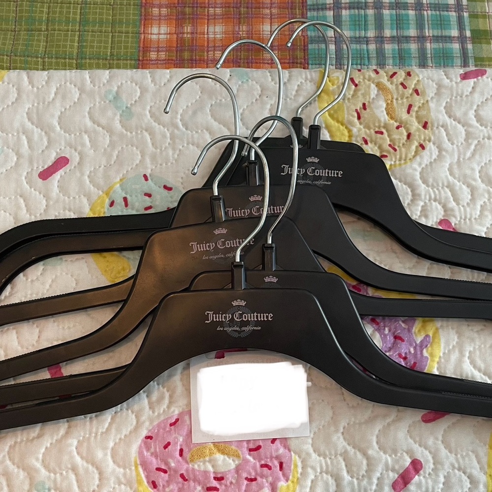 6 Juicy Couture Hangers With Rubber On Shoulders 💕